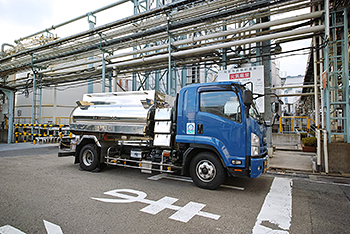 画像：ミニローリー配送業務
